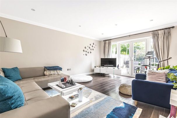 4 bedroom detached house to rent - Photo 1