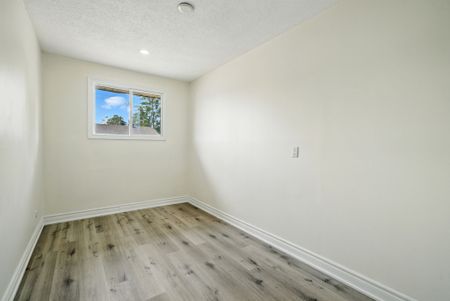 For Lease - 88 Mary Street Unit# 2, Kawartha Lakes, Ontario - Photo 4
