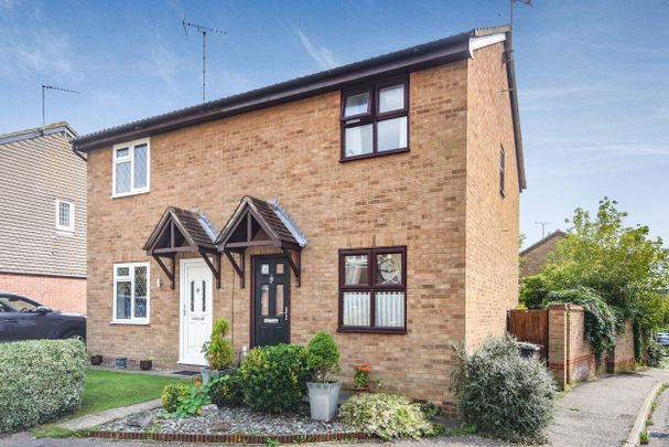 2 bedroom semi-detached to rent Inkerpole Place, Chelmsford, CM2 - Photo 1