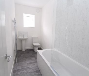 2 bedroom terraced house to rent - Photo 6