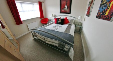 Hayeley Drive, Bristol, Gloucestershire, BS32 8AE - Photo 3
