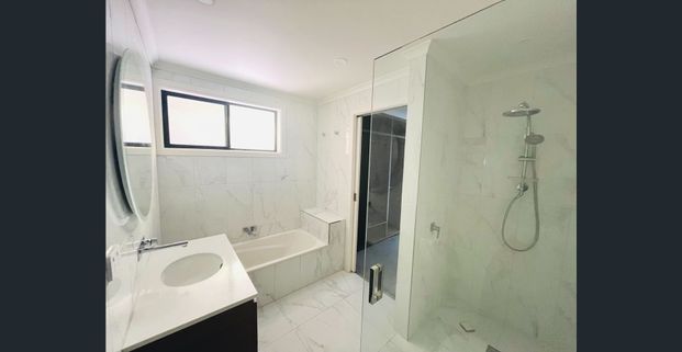 Beautifully Renovated 3-Bedroom Family Home in a Prime Location - Photo 1