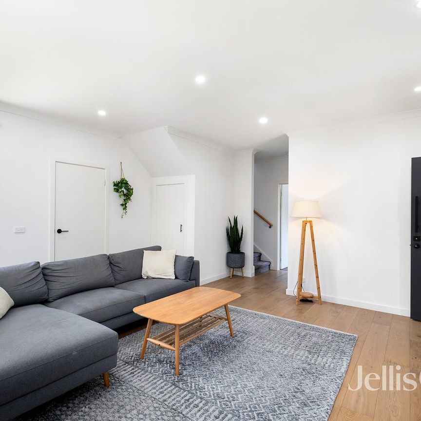 Executive-Style Living in a Prime Heidelberg Heights Location - Photo 1