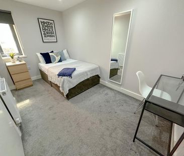 6 bedroom semi-detached house to rent - Photo 6