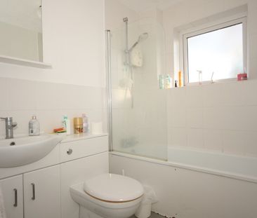 Blencarn Close, Woking - Photo 4