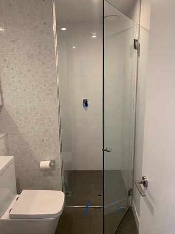 ELEGANT ONE BEDROOM, ONE BATHROOM APARTMENT - Photo 5