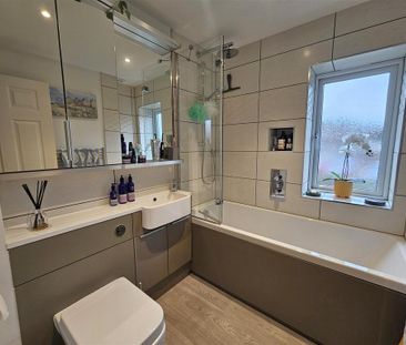 3 bedroom terraced house to rent - Photo 4