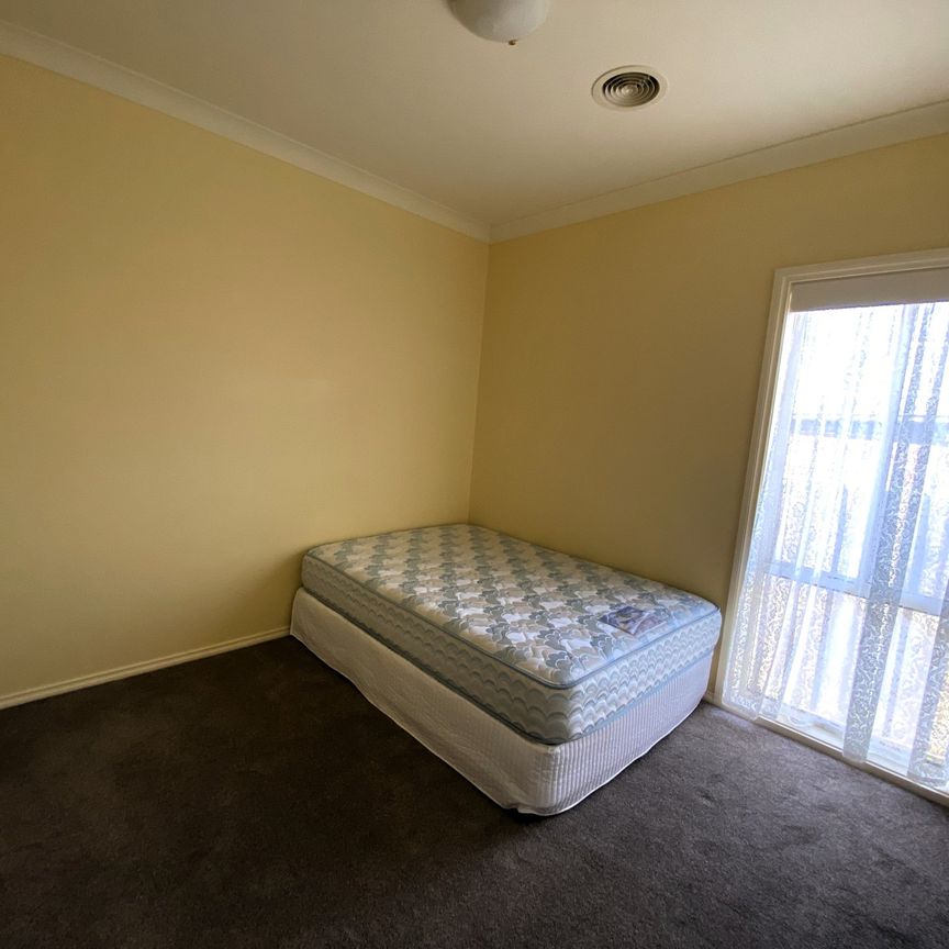 2/9 Oakview Court, Highton - Photo 1