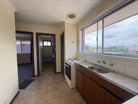 2 Bedroom Apartment in a Quiet Street - Photo 3