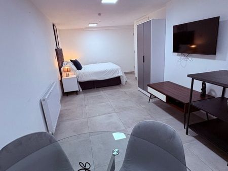 Flat 2, 21 Silver Street - Photo 4