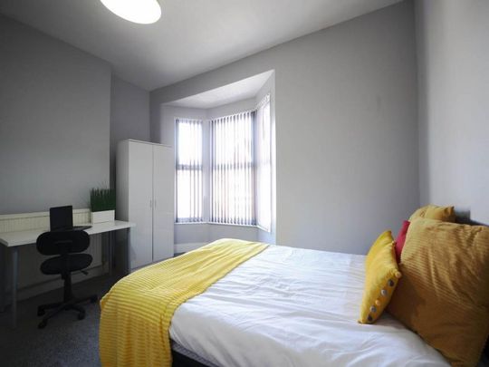 4 bedroom terraced house to rent - Photo 1