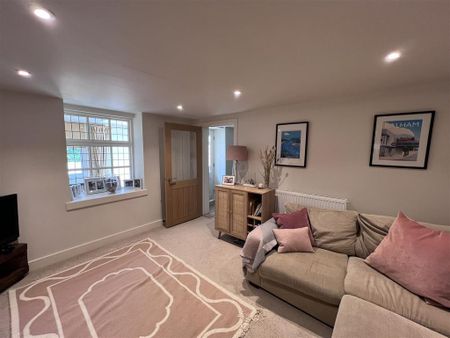 2 bedroom semi-detached house to rent - Photo 2