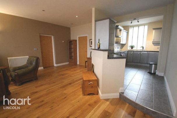 3 bedroom apartment to rent - Photo 1