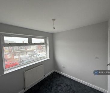 3 bedroom semi-detached house to rent - Photo 6