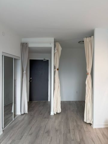 For Lease - 7 GOLDEN LION Heights, Toronto, Ontario - Photo 2