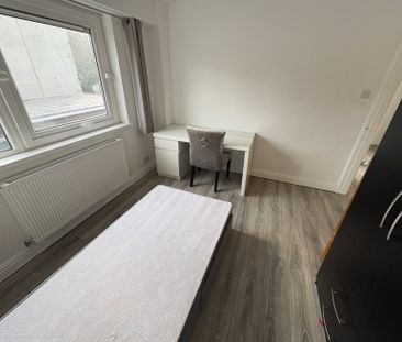 2 bedroom flat to rent - Photo 6