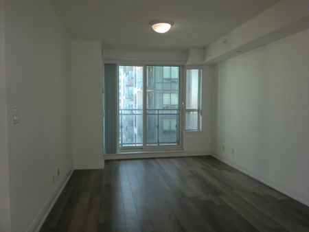 For Lease - 372 Highway 7 Avenue Unit# #801, Richmond Hill, Ontario - Photo 3