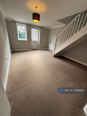 2 bedroom terraced house to rent - Photo 1