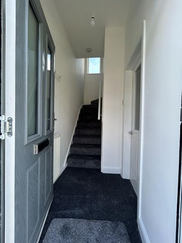 2 bedroom terraced house to rent - Photo 3