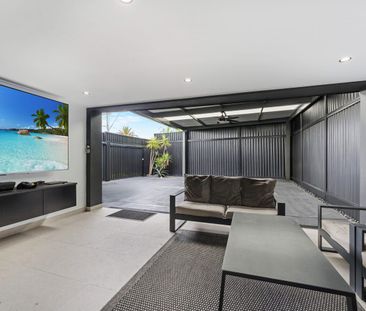 Four Bedroom Modern Family Home! - Photo 4