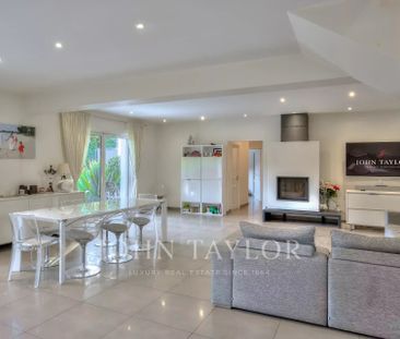 Maison à louer Mougins, Cote d'Azur, France7 500 EUR / Mois - Photo 4
