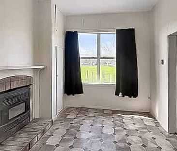 THREE BEDROOMS IN THE COUNTRY - Photo 1