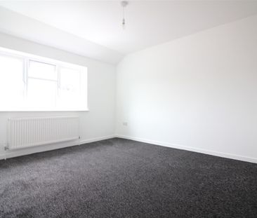 Ashbrook Road, Old Windsor, Windsor - Photo 4