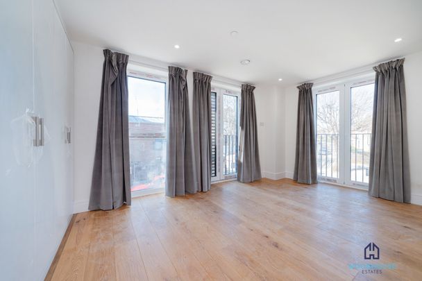 West Green Road, London, N15 - Three Bedroom Flat To Rent - £669pw / £2,900pcm - Photo 1
