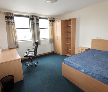 9 bedroom flat to rent - Photo 5