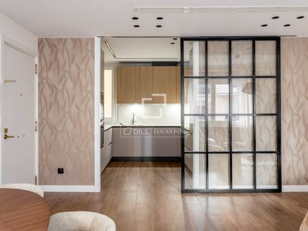 Excellent 2 Bedroom apartment for rent in Ríos Rosas, Madrid - Photo 2