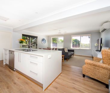 11 Daglish Street, Curtin ACT 2605 - House For Rent | Domain - Photo 3