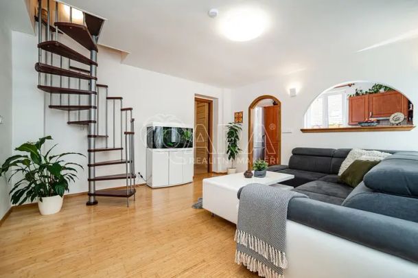 Pronájem mezonetu 6+1, 105 m, s bazénem a terasou Praha 5, Stodůlky - Fotografie 1