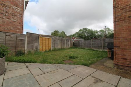 3 bedroom terraced house to rent - Photo 4