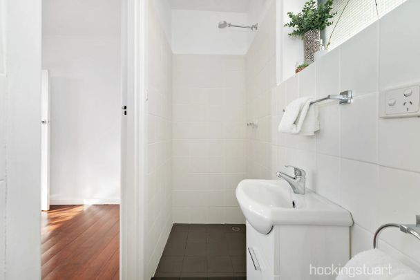 St Kilda Beachside - Fully Furnished - Photo 1