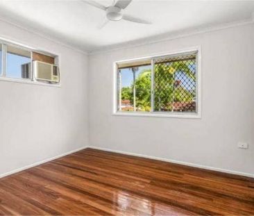 Family friendly Brick home with modern comfort - Photo 3