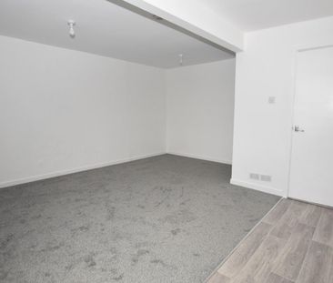 2 bedroom Flat To Let - Photo 1