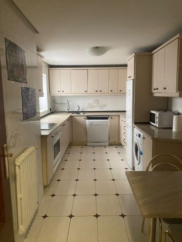 Piso de alquiler en San Esteban - San Cristóbal - Photo 2