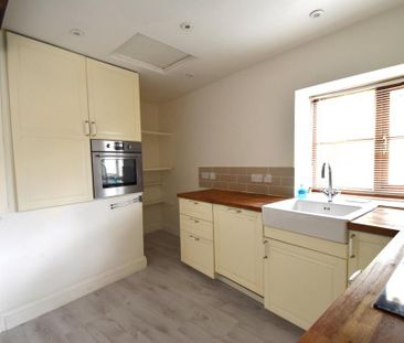 2 bedroom semi-detached house to rent - Photo 2