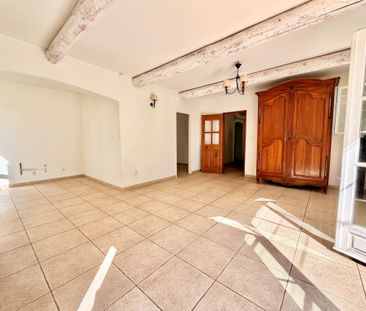 VILLA T6 AVEC PISCINE AU CALME A LOUER A VENTABREN - Photo 1