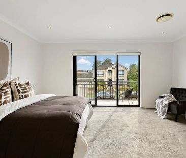 Refurbished and generous family living - Photo 5