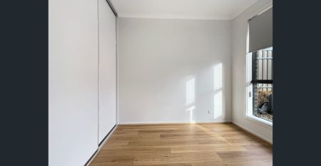 Contemporary and Spacious! - Photo 2