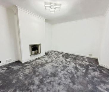 3 bedroom House To Let Total Size: 1066 SQ FT - Photo 3