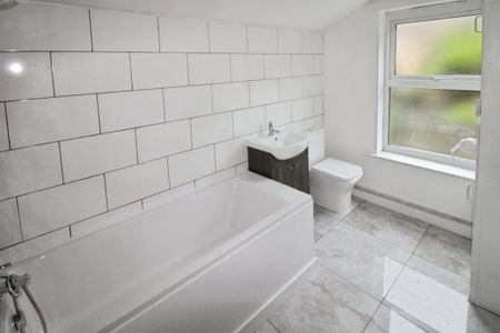 2 bedroom terraced house to rent - Photo 2