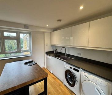 Wickliffe Avenue, London, N3 - Photo 4