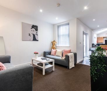 6 Bed Terraced House, Rothesay Avenue, NG7 - Photo 2