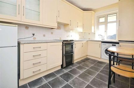 Springfield Court, Corbets Tey Road, Upminster, Essex, RM14 - Photo 4