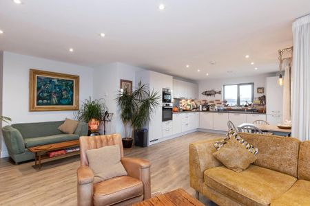 2 bedroom apartment to rent - Photo 4