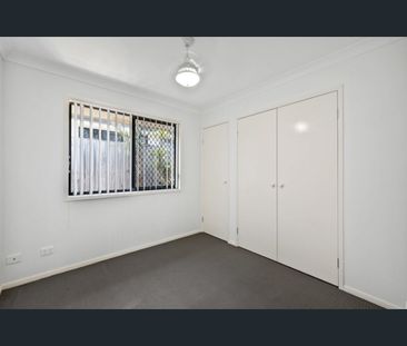 8 Aspen Street, Rural View, Qld 4740 - Photo 6