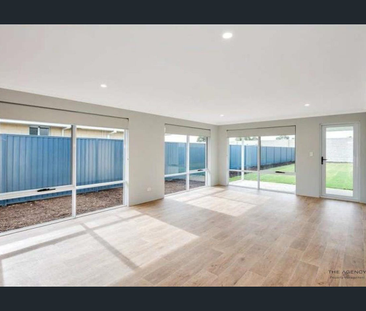 Spacious 4-Bedroom Home in Baldivis. - Photo 2