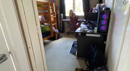 Handy Location to all amenities! - Photo 2